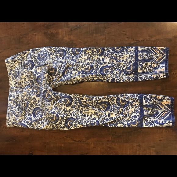 Tory Burch Paisley Blue White and Peach Capris Pants - Picture 7 of 14